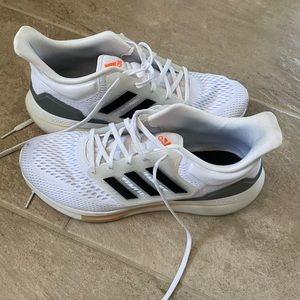 Adidas Bounce Running Shoes